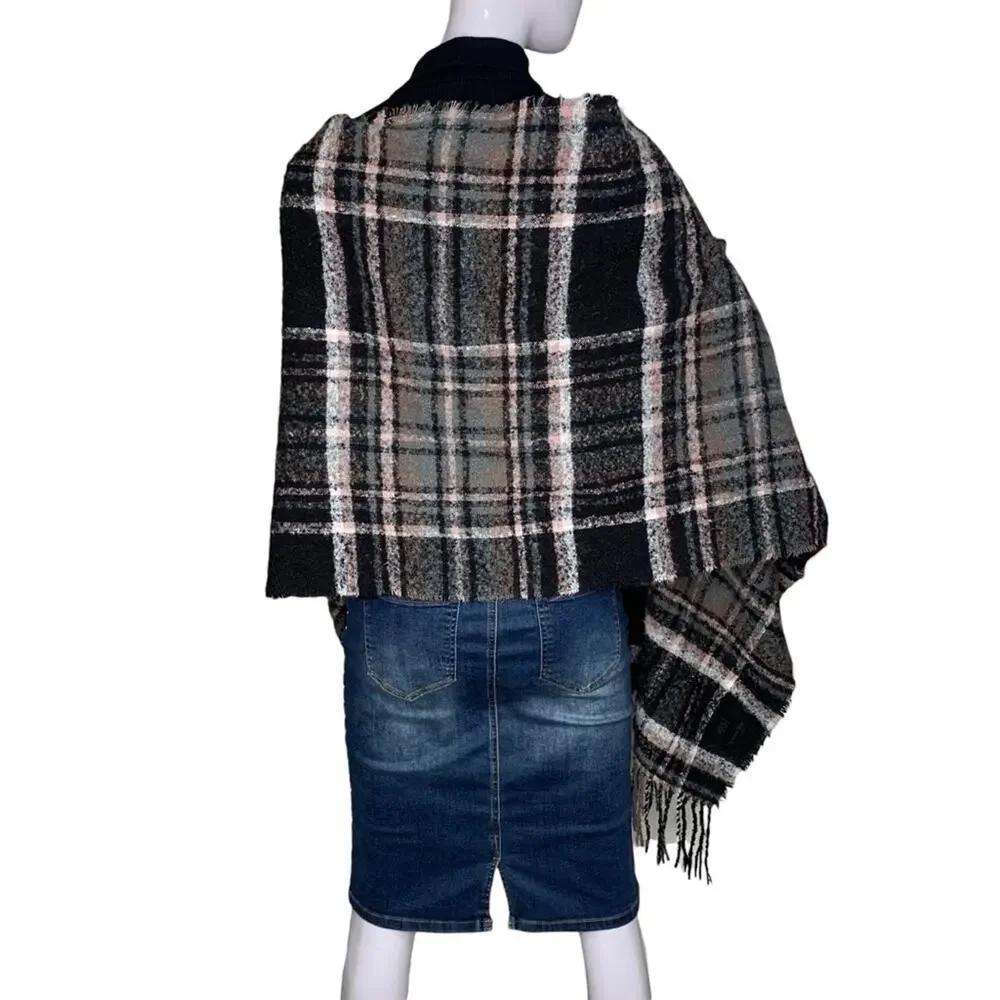 Steve Madden Plaid Fringe Scarf/Warp Black Pink White Gray